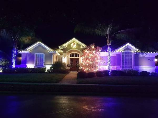 We Hang Christmas Lights Gallery