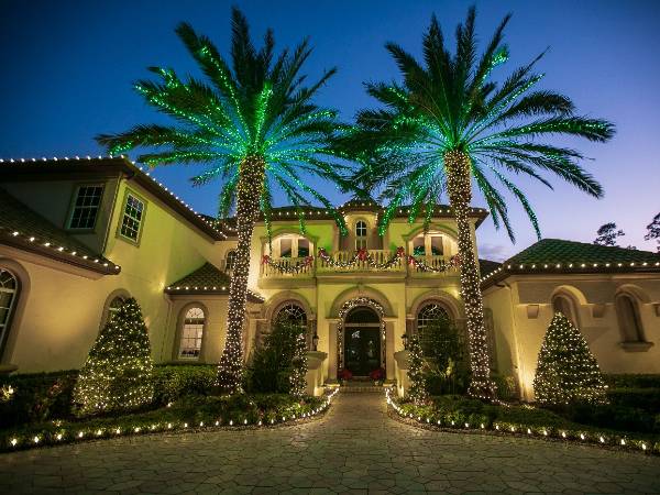 We Hang Christmas Lights Gallery