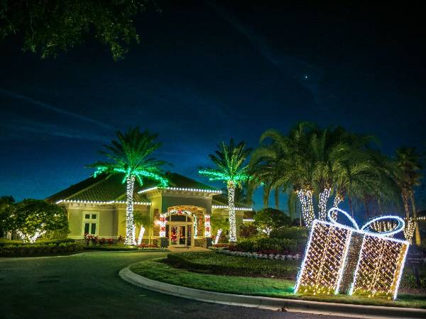 We Hang Christmas Lights Gallery