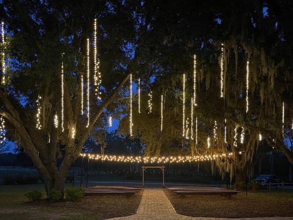 We Hang Christmas Lights Gallery