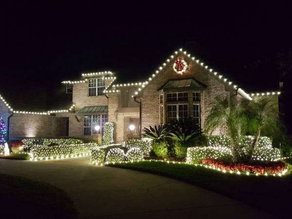 We Hang Christmas Lights Gallery