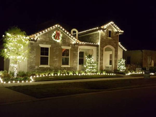 We Hang Christmas Lights Gallery