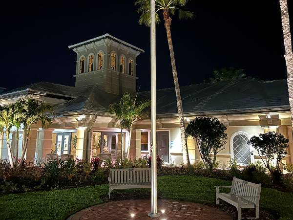 We Hang Christmas Lights - Commercial Landscape Lighting