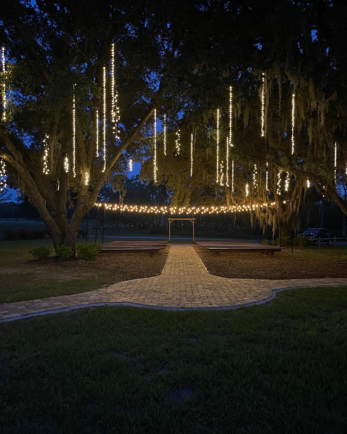 Outdoor Wedding Lighting